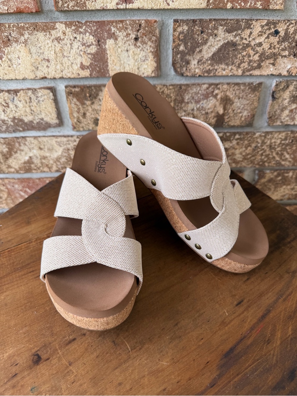 Corkys Footwear Bonny Studded Wedge Sandals Women’s Size 9 - Picture 2 of 11